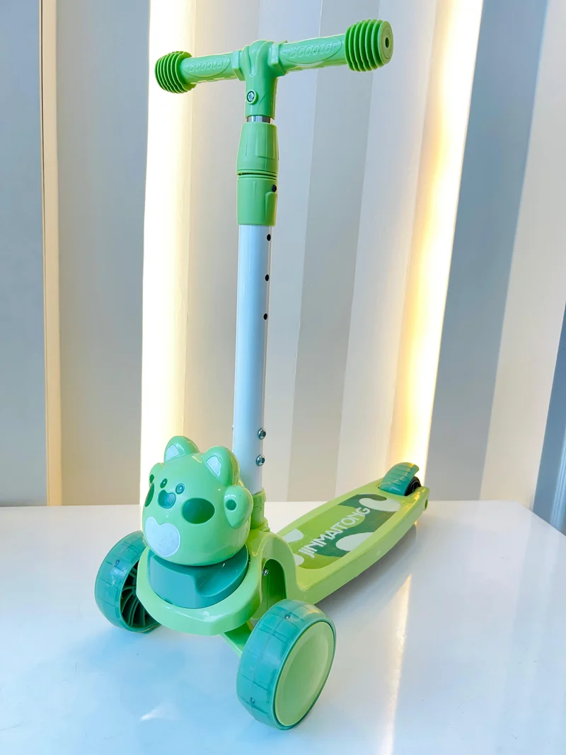 ⭕️MONOPATÍN INFANTIL CON LUCES Y MÚSICA VERDE