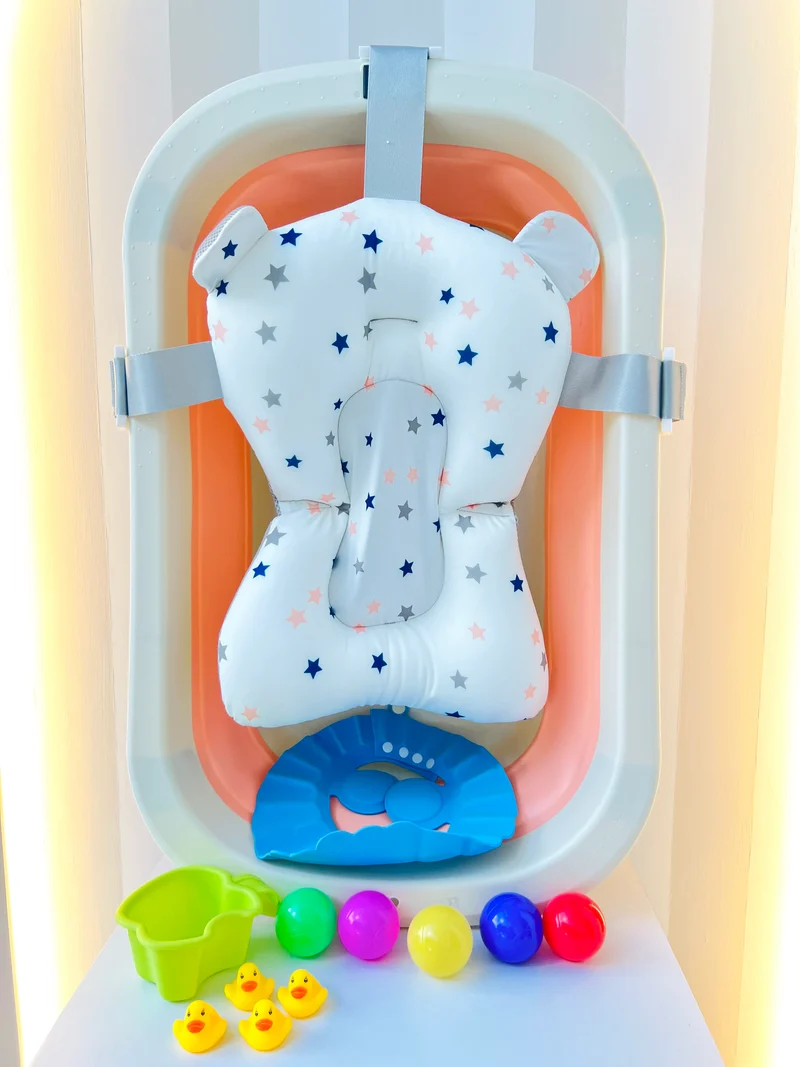 BAÑERA PLEGABLE CON ACCESORIOS PARA BEBÉ ROSADA