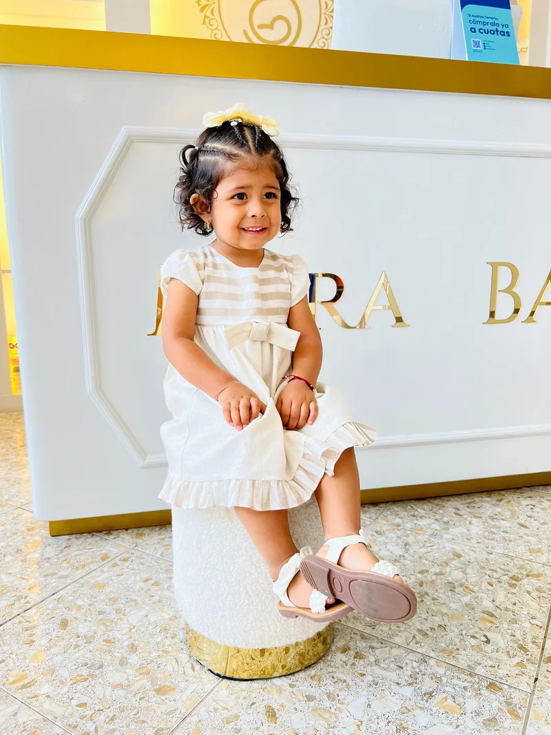 ⭕️ Vestido Clásico a Rayas Beige para Bebé Niña